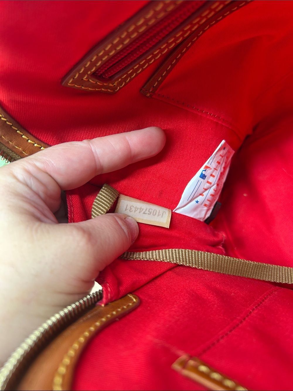 7144 Dooney & Bourke Boston Red Sox dome satchel 268887144 - Picture 8 of 14